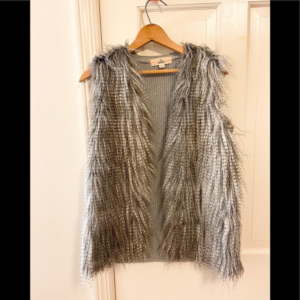Pink rose faux fur gray knit boho country vest